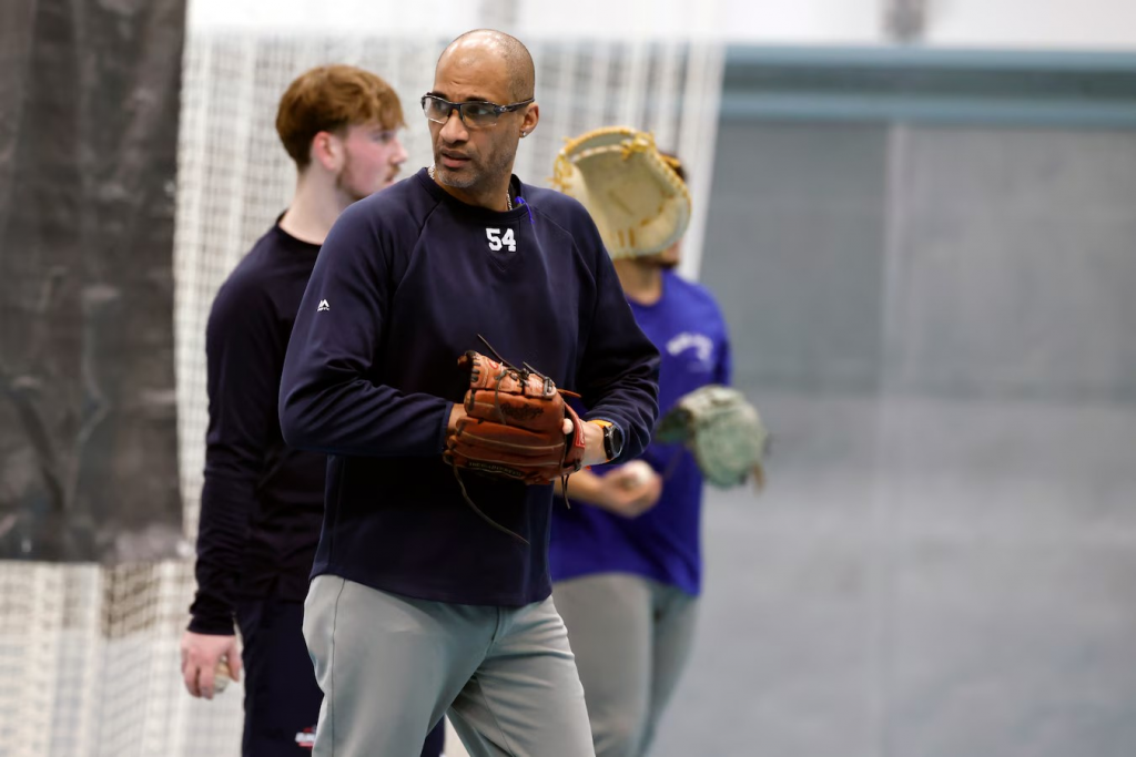 Coach Elton Koeiman is klaar voor nieuwe start met UVV: ‘Plezier hebben is het állerbelangrijkste’